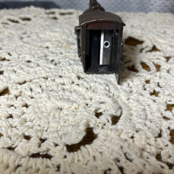 Old Brass Steam Locomotive Train‎ Pencil Sharpener - Picture 5 of 7